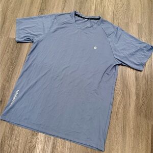 lululemon athletica Men's Light Blue Short Sleeve Tee